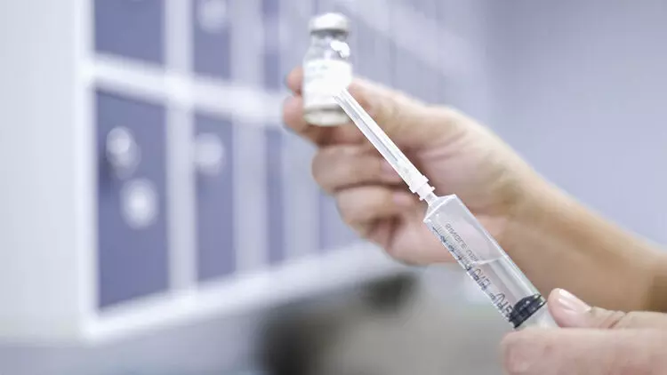 വാക്സിൻ കാമ്പയിന് പിന്തുണയുമായി ഇ.സി.എച്ച് സ്ഥാപന മാനേജ്‍മെൻറും ജീവനക്കാരും