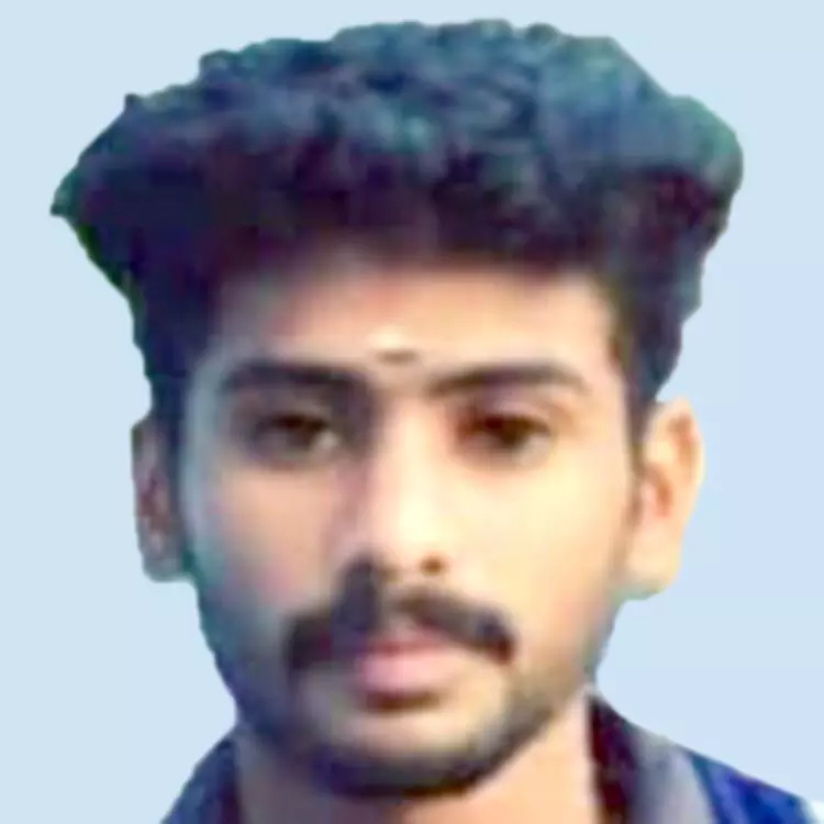 അ​വ​ശ​നി​ല​യി​ൽ ക​ണ്ടെ​ത്തി​യ യു​വാ​വ്​ ആ​ശു​പ​ത്രി​യി​ലേ​ക്ക് കൊ​ണ്ടു​പോ​കും​വ​ഴി മ​രി​ച്ചു