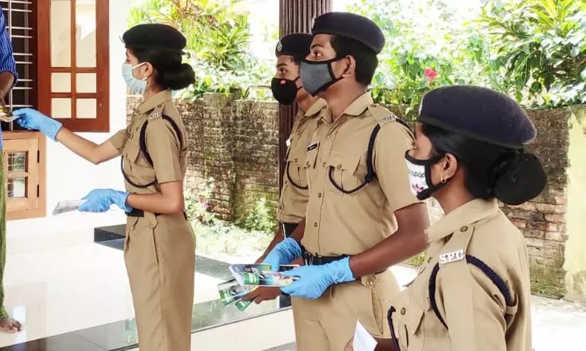 Government suspends funding: Student police cadet scheme at 115 schools in crisis Government suspends funding: Student police cadet scheme at 115 schools in crisis