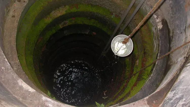 കിണറ്റിൽ വീണ യുവതിയെ രക്ഷപ്പെടുത്തി