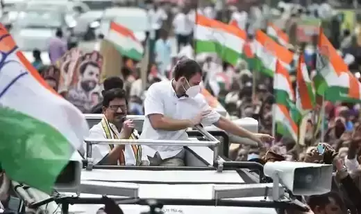 തമിഴ് ഭാഷയേയും സംസ്കാരത്തേയും മോദി ബഹുമാനിക്കുന്നില്ലെന്ന് രാഹുൽ ഗാന്ധി തമിഴ് ഭാഷയേയും സംസ്കാരത്തേയും മോദി ബഹുമാനിക്കുന്നില്ലെന്ന് രാഹുൽ ഗാന്ധി