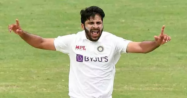 മുംബൈ ലോക്കൽ ട്രെയിനിൽ സീറ്റ്​ തരപ്പെടുത്താനുള്ള​ പാട്,​ ഓസീസ് പേസ്​ ത്രയത്തെ നേരിടാനില്ല -ശർദുൽ