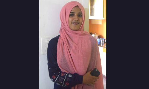 കാട്ടാനയുടെ ആക്രമണം: ഷഹാന ടീച്ചറുടെ മരണം വിശ്വസിക്കാനാവാതെ പേരാമ്പ്ര കാട്ടാനയുടെ ആക്രമണം: ഷഹാന ടീച്ചറുടെ മരണം വിശ്വസിക്കാനാവാതെ പേരാമ്പ്ര