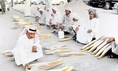 ഈ​ത്ത​പ്പ​ഴ കൃ​ഷി: അ​നു​കൂ​ല കാ​ലാ​വ​സ്ഥ​യി​ൽ പൂ​ങ്കു​ല​ക​ളും തൈ​ക​ളും തേ​ടി ക​ർ​ഷ​ക​ർ