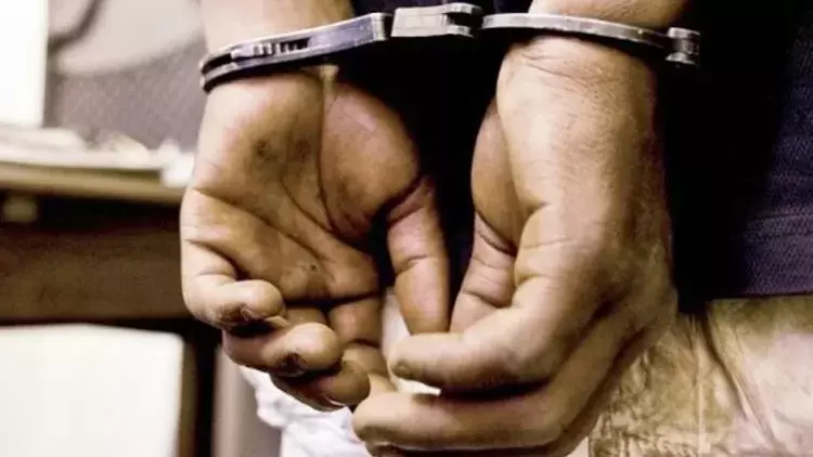 ന​ഗ്​​ന​ത പ്ര​ദ​ർ​ശ​നം ന​ട​ത്തി​യ യു​വാ​വി​നെ അ​റ​സ്​​റ്റ് ചെ​യ്തു