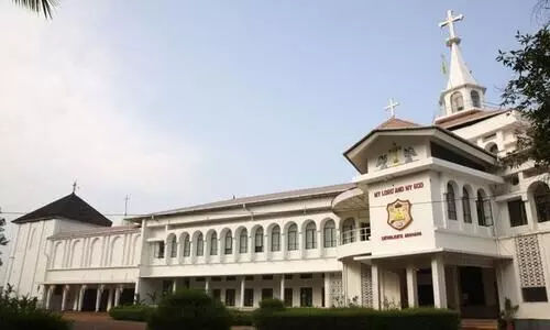 ഓർത്തഡോക്​സ്​ സഭാ അധ്യക്ഷനെ സന്ദർശിച്ച്​ ഉമ്മൻ ചാണ്ടിയും ചെന്നിത്തലയും