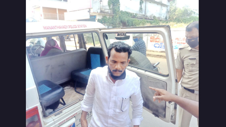 ക്ഷേത്രത്തിലെ മോഷണം; തൃശൂർ സ്വദേശി അറസ്റ്റിൽ ക്ഷേത്രത്തിലെ മോഷണം; തൃശൂർ സ്വദേശി അറസ്റ്റിൽ