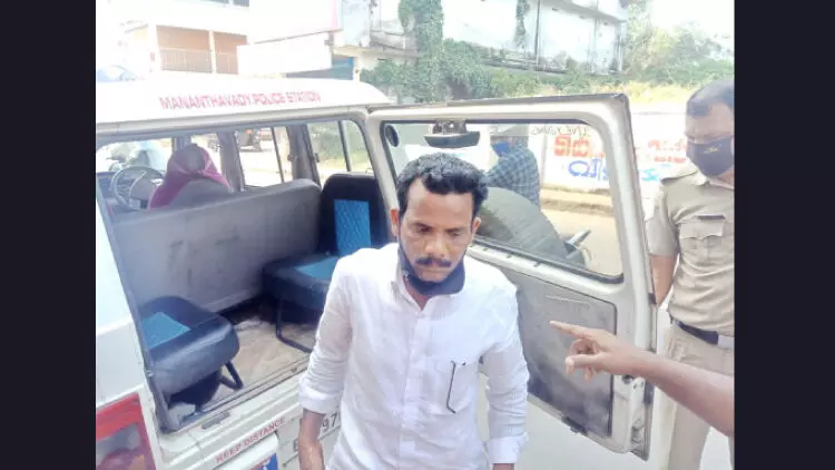 ക്ഷേത്രത്തിലെ മോഷണം; തൃശൂർ സ്വദേശി അറസ്റ്റിൽ ക്ഷേത്രത്തിലെ മോഷണം; തൃശൂർ സ്വദേശി അറസ്റ്റിൽ