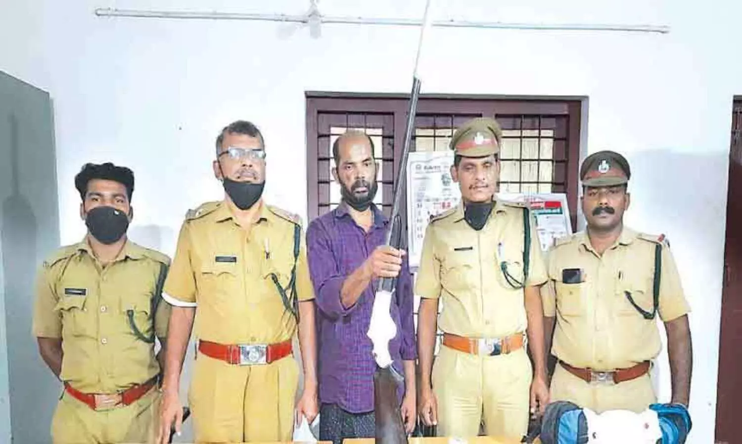 ഗ​ർ​ഭി​ണി​യാ​യ മു​ള്ള​ൻ​പ​ന്നി​യെ വേട്ടയാടിയയാൾ ​തോക്കുമായി അറസ്​റ്റിൽ