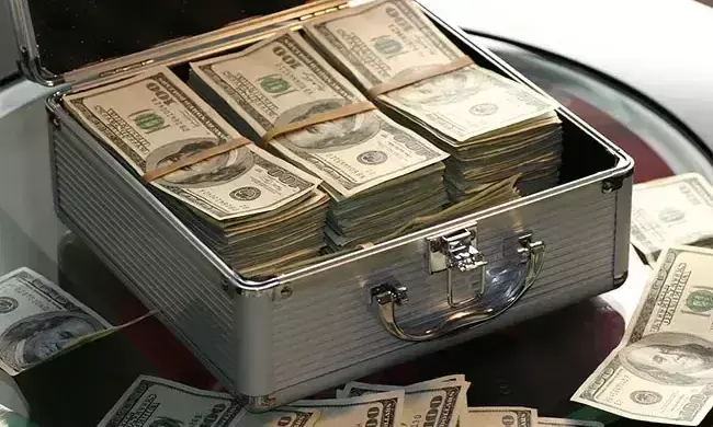 ലോകത്തിന്​​ മൊത്തം വാക്​സിൻ നൽകാൻ ഈ 10 അതിസമ്പന്നരുടെ കോവിഡ്​ കാല​ സമ്പാദ്യം മതിയായിരുന്നു