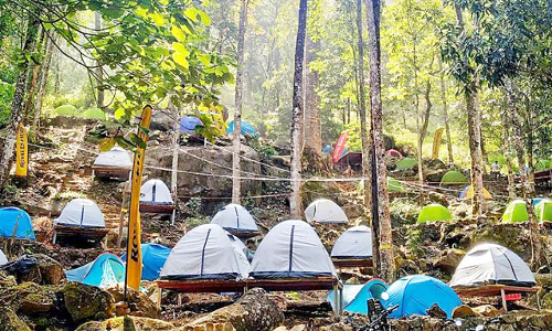 കൂണുപോലെ മുളക്കുന്ന ടെൻറുകൾ; സു​ര​ക്ഷ​ പേ​രി​നു മാ​ത്രം