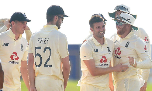 ഇ​ന്ത്യ​ൻ പ​ര​മ്പ​ര​ക്കെ​ത്തു​ന്ന ഇം​ഗ്ല​ണ്ടി​ന്​ പ​രി​ശീ​ലി​ക്കാ​ൻ മൂ​ന്നു ദി​വ​സം മാ​ത്രം!