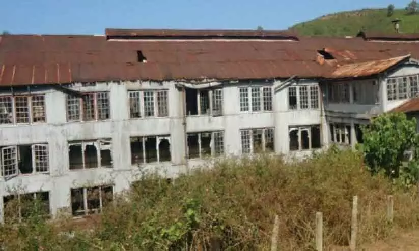 പൂട്ടിയത് നാല് തേയിലത്തോട്ടം; പ്രഖ്യാപനത്തിൽ പ്രതീക്ഷയർപ്പിച്ച് തൊഴിലാളികൾ പൂട്ടിയത് നാല് തേയിലത്തോട്ടം; പ്രഖ്യാപനത്തിൽ പ്രതീക്ഷയർപ്പിച്ച് തൊഴിലാളികൾ