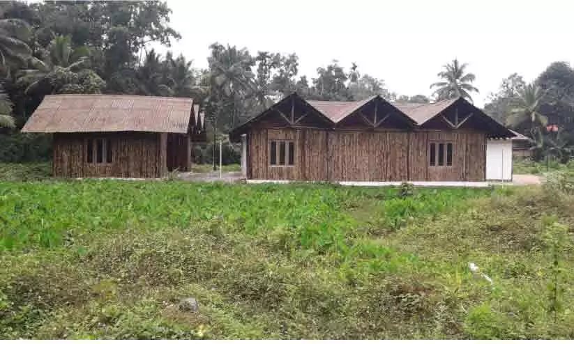 അവഗണനയിൽ കാടുപിടിച്ച് കടമ്മനിട്ട പടയണി ഗ്രാമം