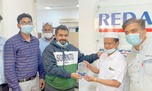 അ​ബൂ​ബ​ക്ക​ർ ഇ​രി​ങ്ങ​ല്ലൂ​രി​ന് ഐ.​സി.​എ​ഫ് യാ​ത്ര​യ​യ​പ്പ് ന​ൽ​കി