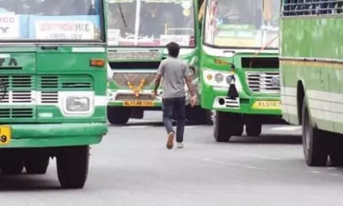 Bus race; Two students were injured