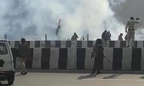 Ghazipur police fire tear gas