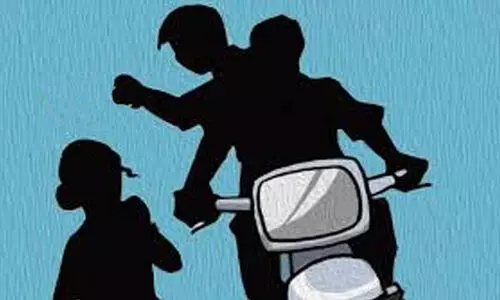 വീ​ട്ട​മ്മ​യെ ആ​ക്ര​മി​ച്ച് മാ​ല ക​വ​ര്‍ന്നു