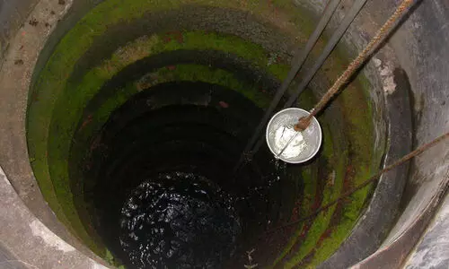 കി​ണ​റി​ല്‍ പെ​ട്രോ​ള്‍: പ​രി​ശോ​ധ​ന ന​ട​ത്തി