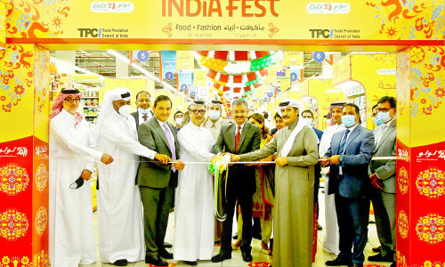 ലുലു ഹൈപർമാർക്കറ്റുകളിൽ ഇന്ത്യ ഫെസ്​റ്റിന് തുടക്കം