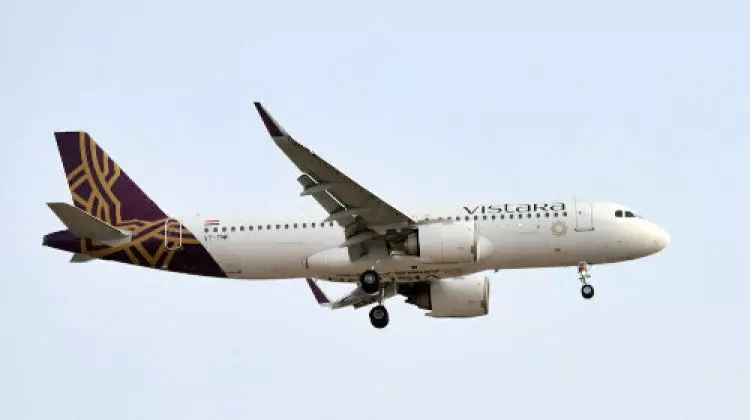 ഡൽഹിയില്നിന്നുള്ള വിസ്താരയുടെ ആദ്യ വിമാനത്തെ ഷാര്ജ വരവേറ്റു ഡൽഹിയില്നിന്നുള്ള വിസ്താരയുടെ ആദ്യ വിമാനത്തെ ഷാര്ജ വരവേറ്റു