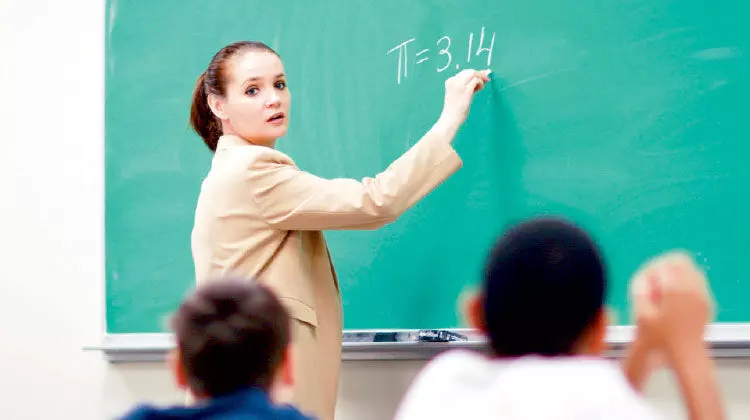 അധ്യാപക തസ്തികകൾ സ്വദേശിവത്കരിക്കുന്നു അധ്യാപക തസ്തികകൾ സ്വദേശിവത്കരിക്കുന്നു