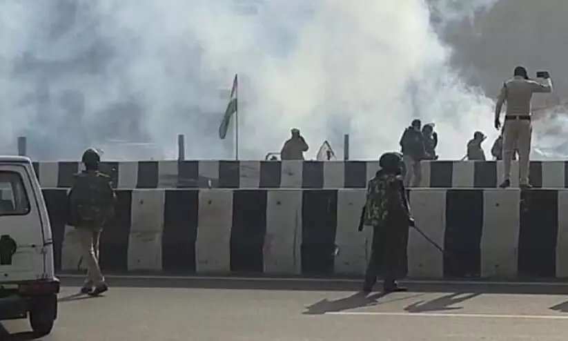 Ghazipur police fire tear gas Ghazipur police fire tear gas