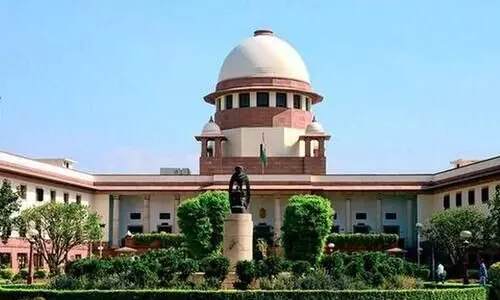 വസ്ത്രത്തിന്​ മുകളിലൂടെ പെൺകുട്ടിയുടെ മാറിടത്തിൽ തൊട്ടത്​ ലൈംഗികാക്രമണമല്ലെന്ന വിധിക്ക്​ സ്​​റ്റേ