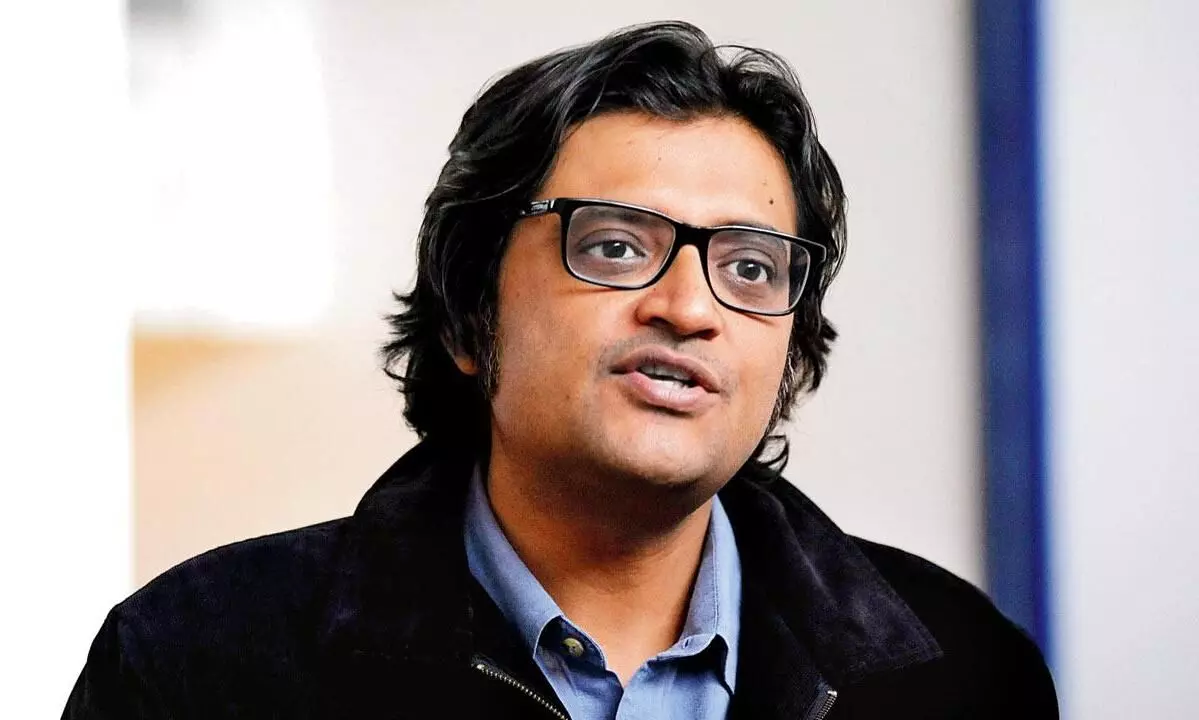 More trouble for Arnab Goswami? Congress leaders file a comp