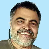 നീ​ല​ക​ണ്ഠ​ൻ ന​മ്പൂ​തി​രി