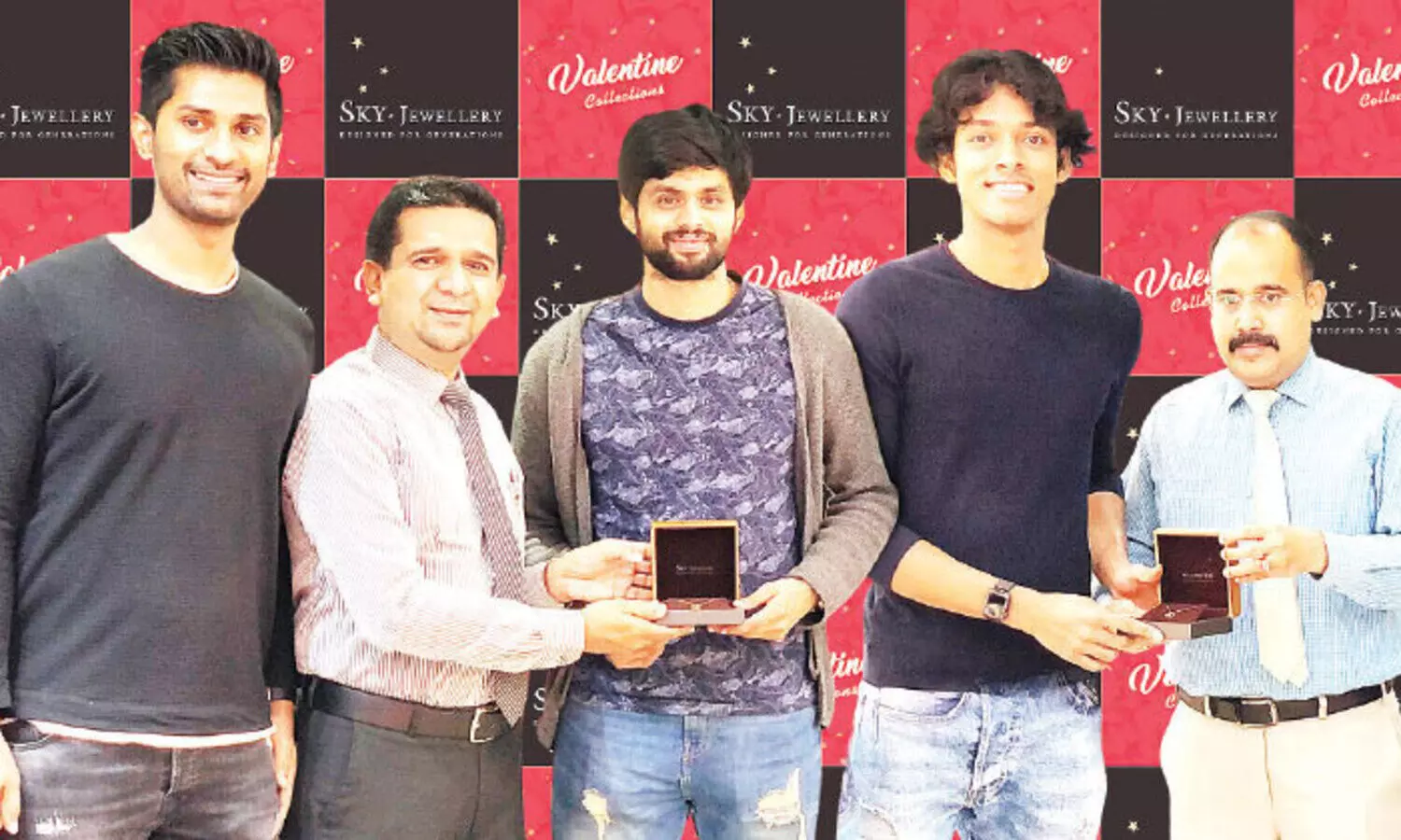 വാ​ല​ൈ​ൻ​റ​ൻ​സ്​ ഡേ ​ ക​ല​ക്​​ഷ​നു​മാ​യി സ്​​കൈ ജ്വ​ല്ല​റി