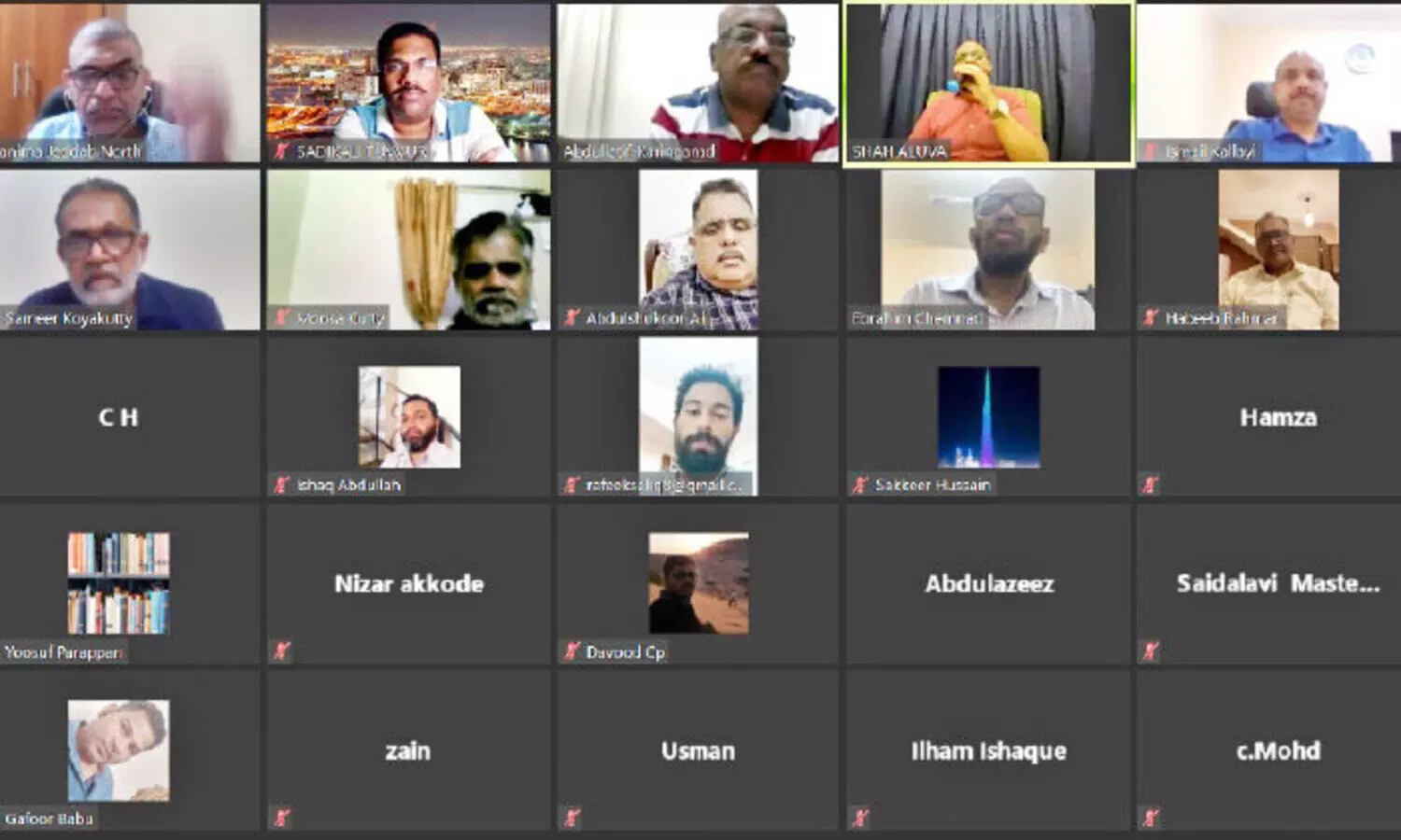 ഗാ​യ​ക​ന്‍ മു​ഹ​മ്മ​ദ് ഷാ ​ആ​ലു​വ​ക്ക് ജി​ദ്ദ സ​ർ​ഗ വേ​ദി യാ​ത്ര​യ​യ​പ്പ് ന​ല്‍കി