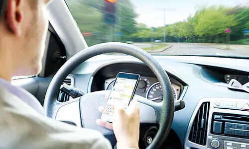 അ​ശ്ര​ദ്ധ​മാ​യി വാ​ഹ​ന​മോ​ടി​ച്ചാ​ൽ 800 ദി​ർ​ഹം പി​ഴ