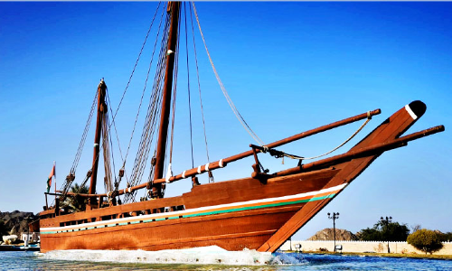 ഒ​മാ​ന്​ പ​രി​ച​യം മ​ണി​ക്​​ഫാ​ൻ എ​ന്ന ക​പ്പ​ൽ നി​ർ​മാ​താ​വി​നെ