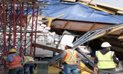 നി​ർ​മാ​ണ​ത്തി​ലി​രി​ക്കു​ന്ന പാ​ലം ത​ക​ർ​ന്നു