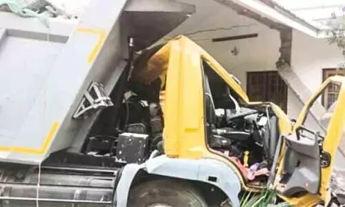 torres lorry crashed into the house