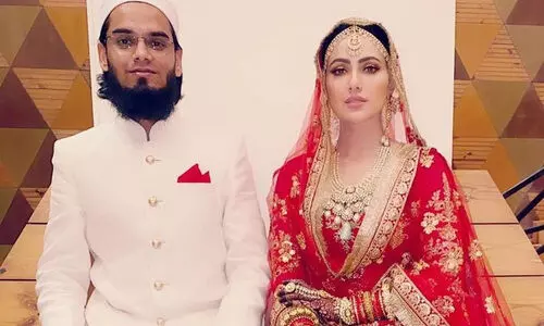 ദയവായി ഭൂതകാലം ചികഞ്ഞ്​ വിഷാദത്തിലേക്ക്​ തള്ളിവിടരുത്​; കുറിപ്പുമായി സനാ ഖാൻ