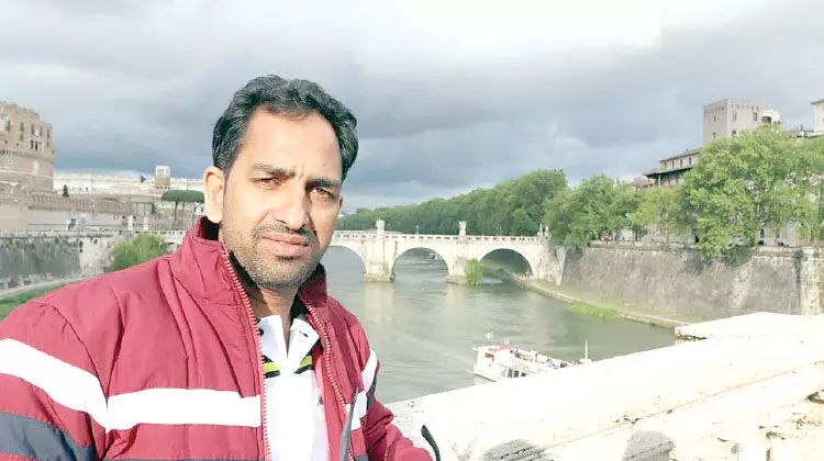 28 വ​ര്‍ഷ​ത്തെ പ്ര​വാ​സ​ത്തി​നു വി​രാ​മ​മി​ട്ട് ഷം​സു​ദ്ദീ​ന്‍ ചെ​ങ്ങ​ളാ​യി​യി​ലേ​ക്ക്