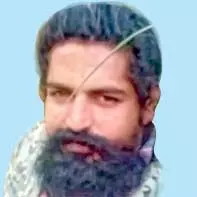 സ്കൂ​ട്ട​റി​ൽ ക​ണ്ടെ​യ്ന​ർ ലോ​റി ഇ​ടി​ച്ച് യു​വാ​വ് മ​രി​ച്ചു