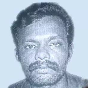 അ​പ​സ്​​മാ​ര​ത്തെ​തു​ട​ർ​ന്ന്​ ബ​സി​ന​ടി​യി​ലേ​ക്ക്​ ​കു​ഴ​ഞ്ഞു​വീ​ണ​യാ​ൾ​ക്ക് ദാ​രു​ണാ​ന്ത്യം