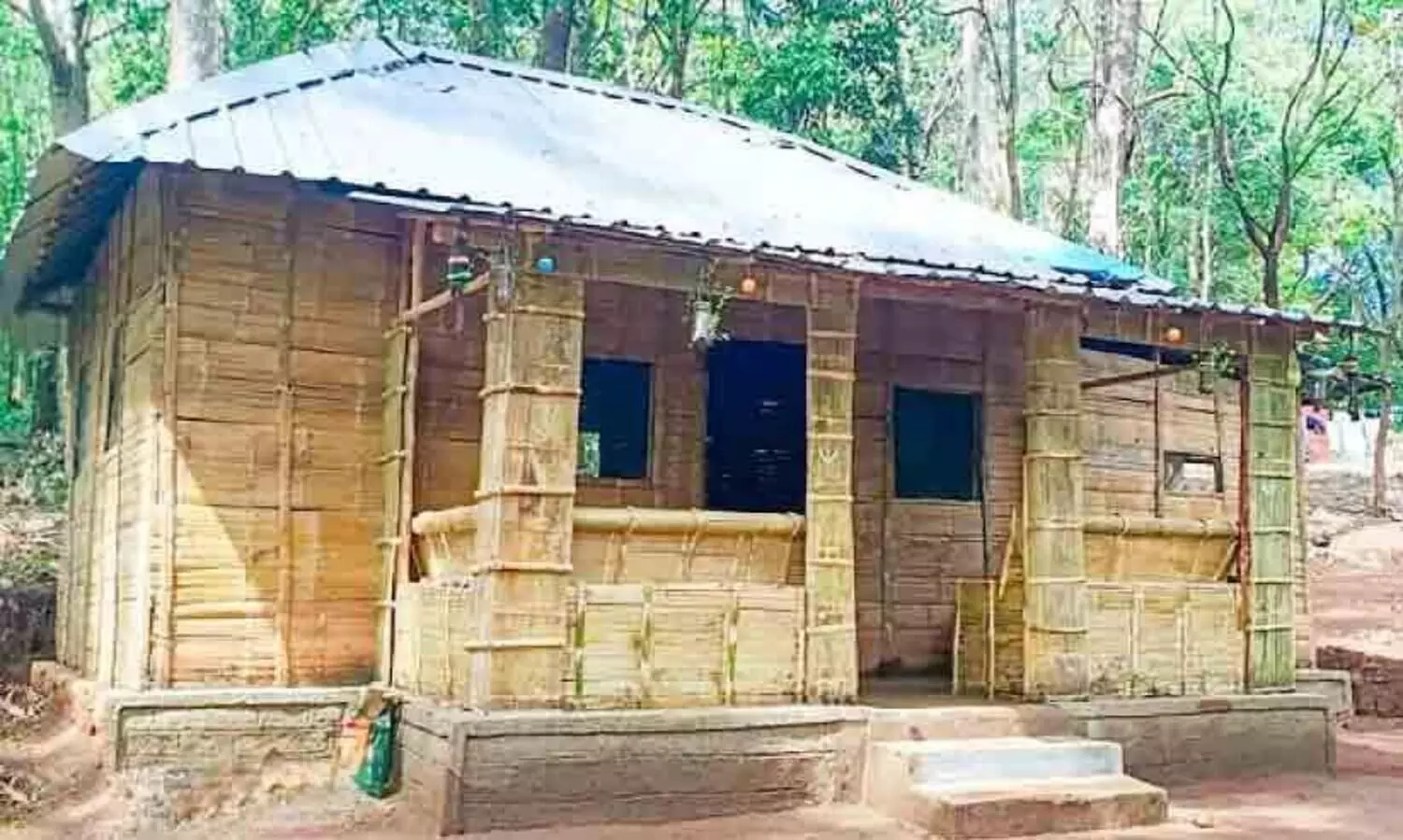 bamboo house, manjathodu tribal colony