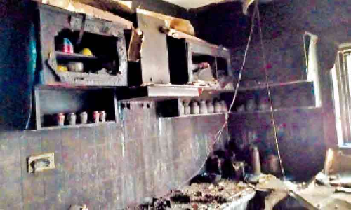 റെ​ഫ്രി​ജ​റേ​റ്റ​റി​ൽ​ ഷോ​ർ​ട് സ​ർ​ക്യൂ​ട്ട്​; വീട് കത്തിനശിച്ചു, ലക്ഷങ്ങളുടെ നഷ്​ടം