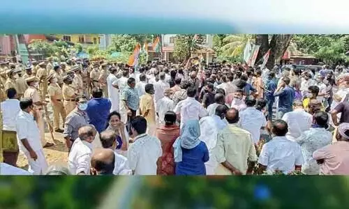 /kerala/clashes-during-bypass-inauguration-case-filed-against-25-including-dcc-president /kerala/clashes-during-bypass-inauguration-case-filed-against-25-including-dcc-president