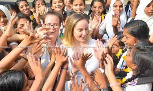 എലനോറും നതാലിയും പറയുന്നു; ഇനിയുമിവിടെ വരും, അധ്യാപകരായി...