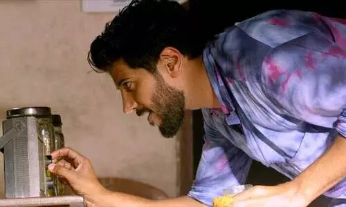 മഴ, ചാ‍യ, ജോൺസൺ മാഷ്; ഒരു യമണ്ടൻ പ്രേമകഥയുടെ പുതിയ ടീസർ