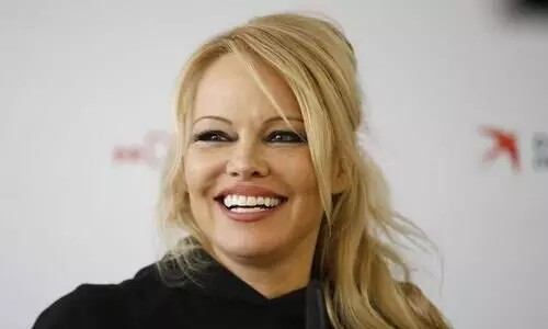 53 ാം വയസിൽ പമേലക്ക്​ ആറാം വിവാഹം; വരൻ ​േബാഡി ഗാർഡ്​