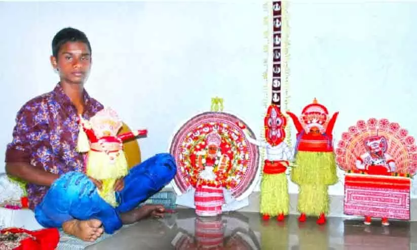 മുടിയേറ്റിയ തെയ്യം വിരിയും കോലങ്ങൾ