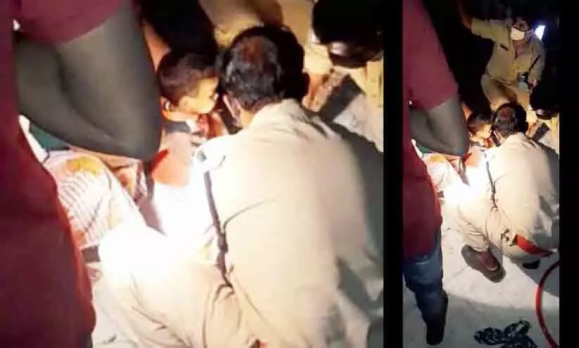 ഓവുചാൽ സ്ലാ​ബി​ൽ കാ​ൽ കു​ടു​ങ്ങി; മൂ​ന്നു​വ​യ​സ്സു​കാ​ര​ന് പ​രി​ക്ക്​