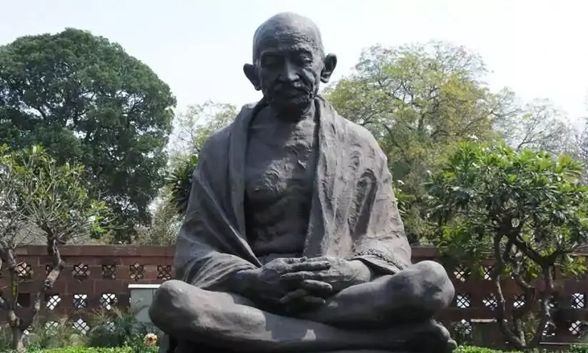 Mahatma Gandhis statue Mahatma Gandhis statue