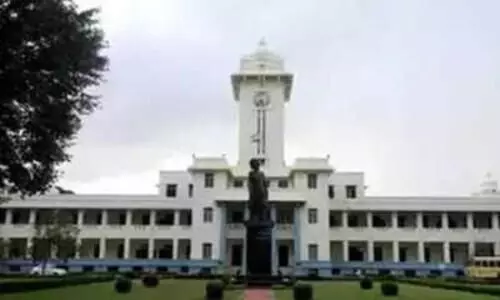 കേരളയിൽ വീണ്ടും വൻ മാർക്ക് തട്ടിപ്പ്: നൂറോളം പേരുടെ മാർക്കിൽ വ്യത്യാസം കണ്ടെത്തിയെന്ന് കേരളയിൽ വീണ്ടും വൻ മാർക്ക് തട്ടിപ്പ്: നൂറോളം പേരുടെ മാർക്കിൽ വ്യത്യാസം കണ്ടെത്തിയെന്ന്